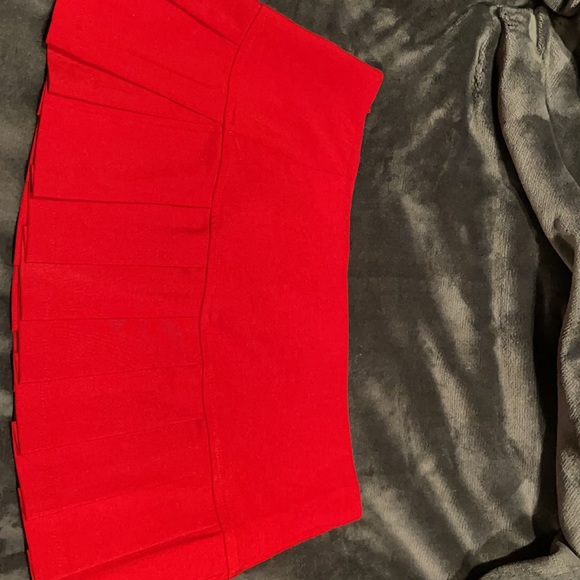 San Julian Red Pleated Skirt - Picture 2 of 6